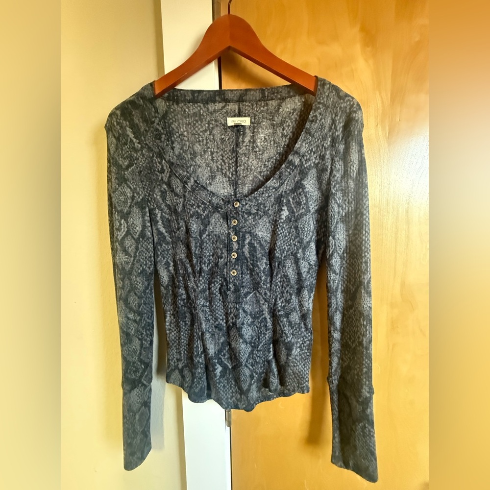 Pilcro: Andie Ribbed Tissue Henley Top - Small